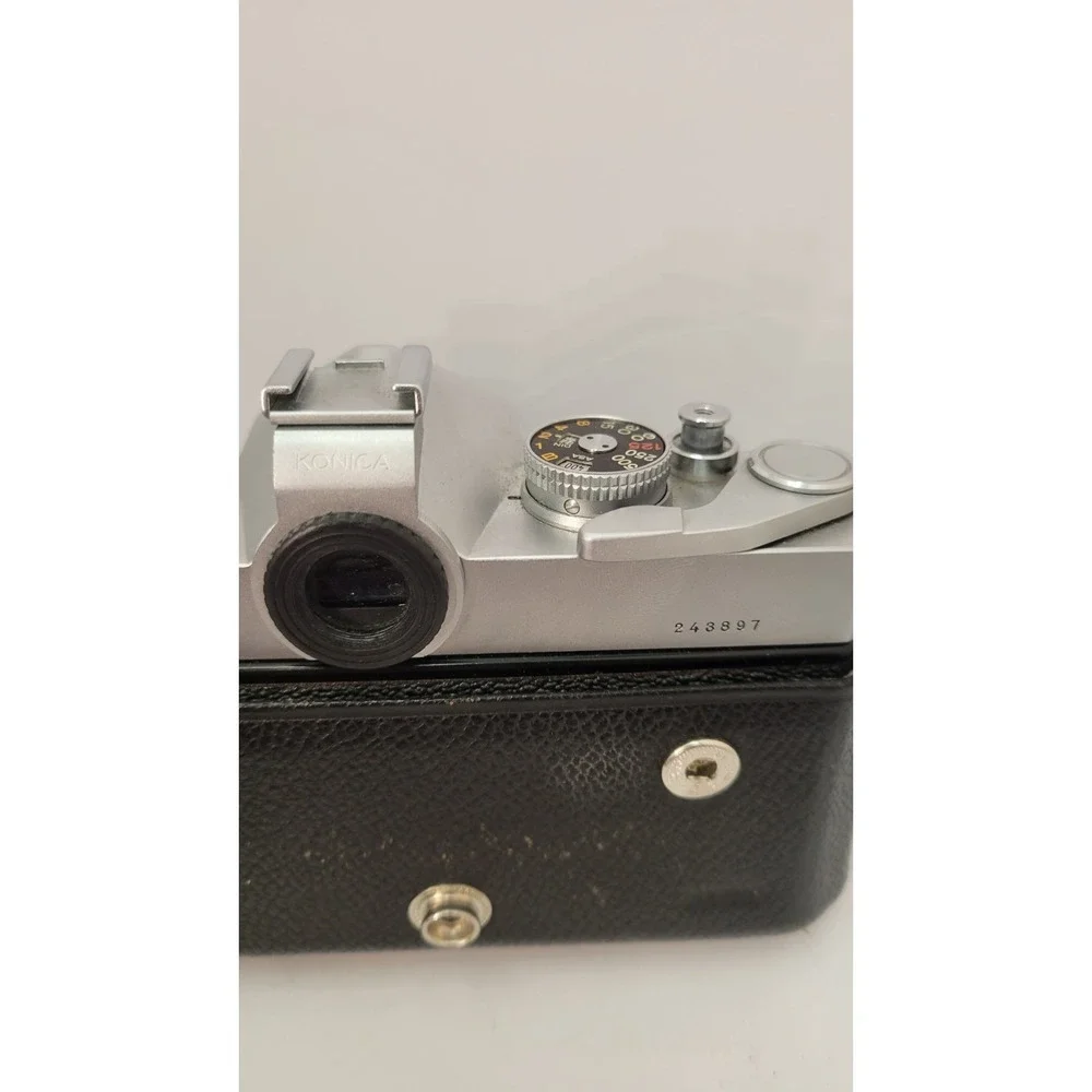 Konica Autoreflex T3 35mm SLR film camera 52mm F1.8 Hexanon Lens & Case